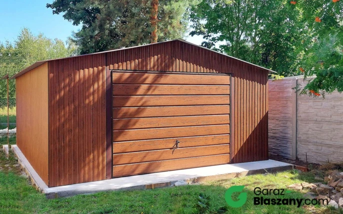 Garaż blaszany 5x6 Orzech, dach dwuspadowy, brama uchylna