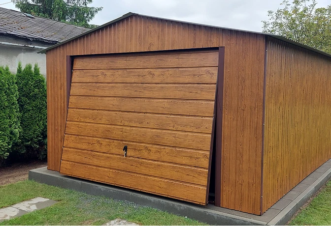 Garaż blaszany 3x6 standard, dach spad w tył, brama dwuskrzydłowa