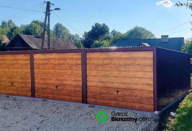 Garaż blaszany 9x5 Złoty Dąb, dach jednospadowy, brama uchylna