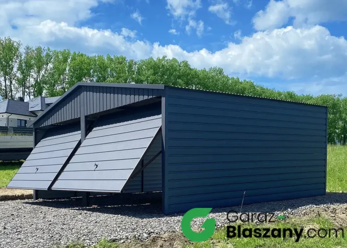 Garaż blaszany antracyt 6x6 m, z poziomym panelem