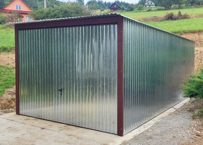 Garaż blaszany 3x5 ocynkowany ogniowo, dach jednospadowy, brama uchylna