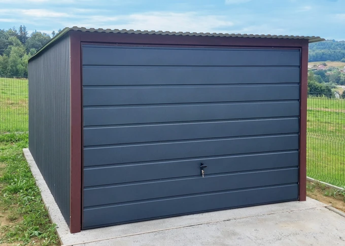 Garaż blaszany akrylowy 3x6 (grafit RAL Mat 7016), jednospadowy, brama uchylna szeroki panel