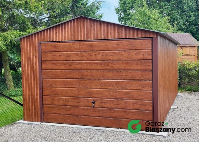 Garaż blaszany 3,5x5 Orzech, dach dwuspadowy, brama uchylna