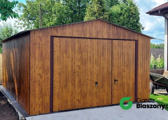 Garaż blaszany 3,5x5 Złoty Dąb, dach dwuspadowy, brama uchylna, okno