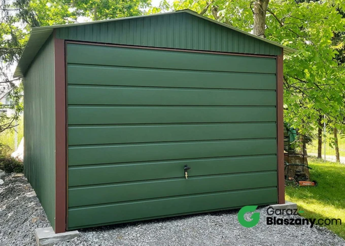 Garaż blaszany 3x5 zielony MAT, dach dwuspadowy, brama uchylna
