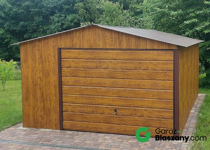 Garaż blaszany drewnopodobny Złoty Dąb 4x5 dwuspadowy, brama uchylna, drzwi