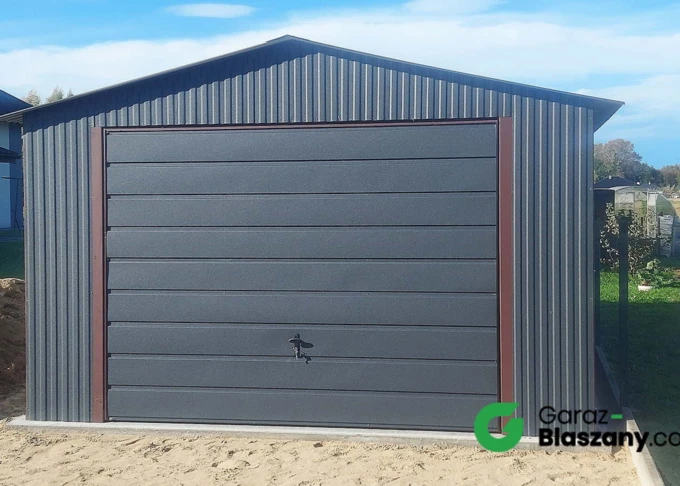 Garaż blaszany 4x5,5  Grafit, dach dwuspadowy, brama uchylna