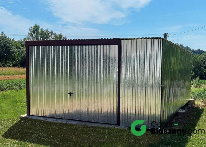 Garaż blaszany 4x5,5  ocynkowany, dach jednospadowy, brama uchylna