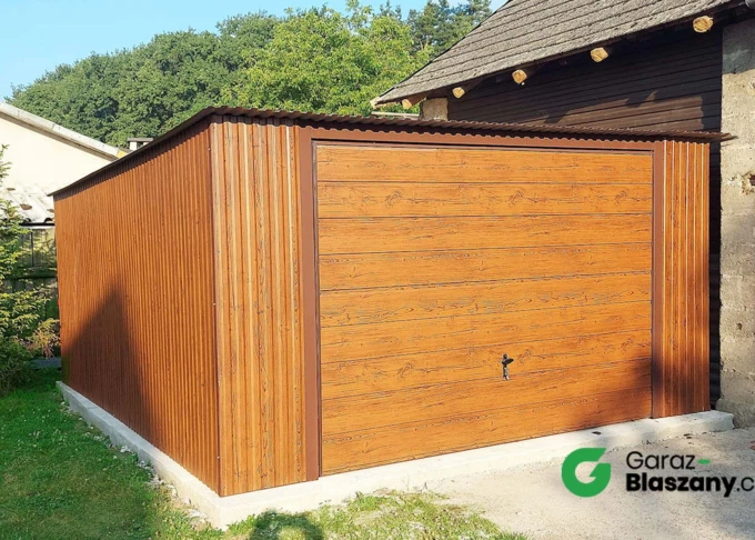 Garaż blaszany 4x5,5  Orzech, dach jednospadowy, brama uchylna
