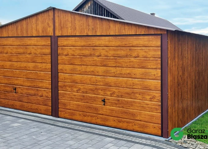 Garaż blaszany 6x6 Złoty Dąb, dach dwuspadowy, brama uchylna