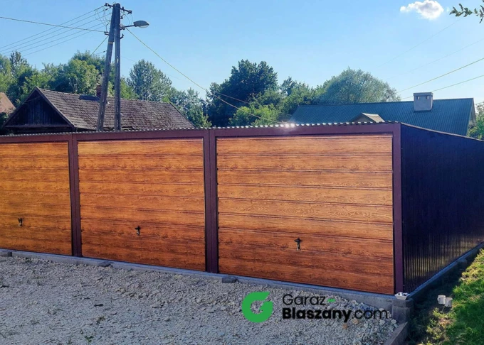 Garaż blaszany 9x5 Złoty Dąb, dach jednospadowy, brama uchylna