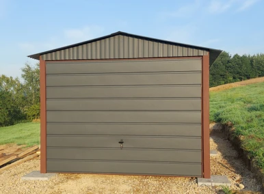 Garaż blaszany 3x5,5 grafit (RAL), dach dwuspadowy, brama podnoszona