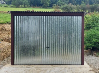 Garaż blaszany 3x5 ocynkowany ogniowo, dach jednospadowy, brama uchylna