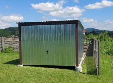Garaż blaszany 3x5 ocynkowany ogniowo, dach jednospadowy, brama uchylna