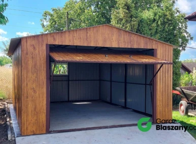 Garaż blaszany 3,5x5 Złoty Dąb, dach dwuspadowy, brama uchylna, okno