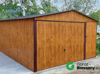 Garaż blaszany drewnopodobny Złoty Dąb 4x5 dwuspadowy, brama uchylna, drzwi