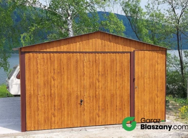 Garaż blaszany drewnopodobny Złoty Dąb 4x5 dwuspadowy, brama uchylna, drzwi