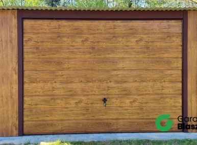 Garaż blaszany drewnopodobny Złoty Dąb 4x5 jednospadowy, brama uchylna, drzwi