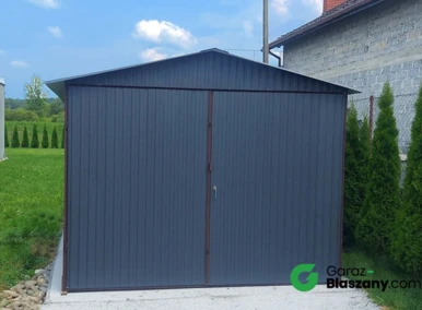 Garaż blaszany 3x5,5 Grafit MAT, dach dwuspadowy, brama dwuskrzydłowa