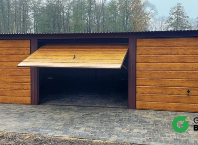 Garaż blaszany 9x6 Złoty Dąb, dach jednospadowy, brama uchylna